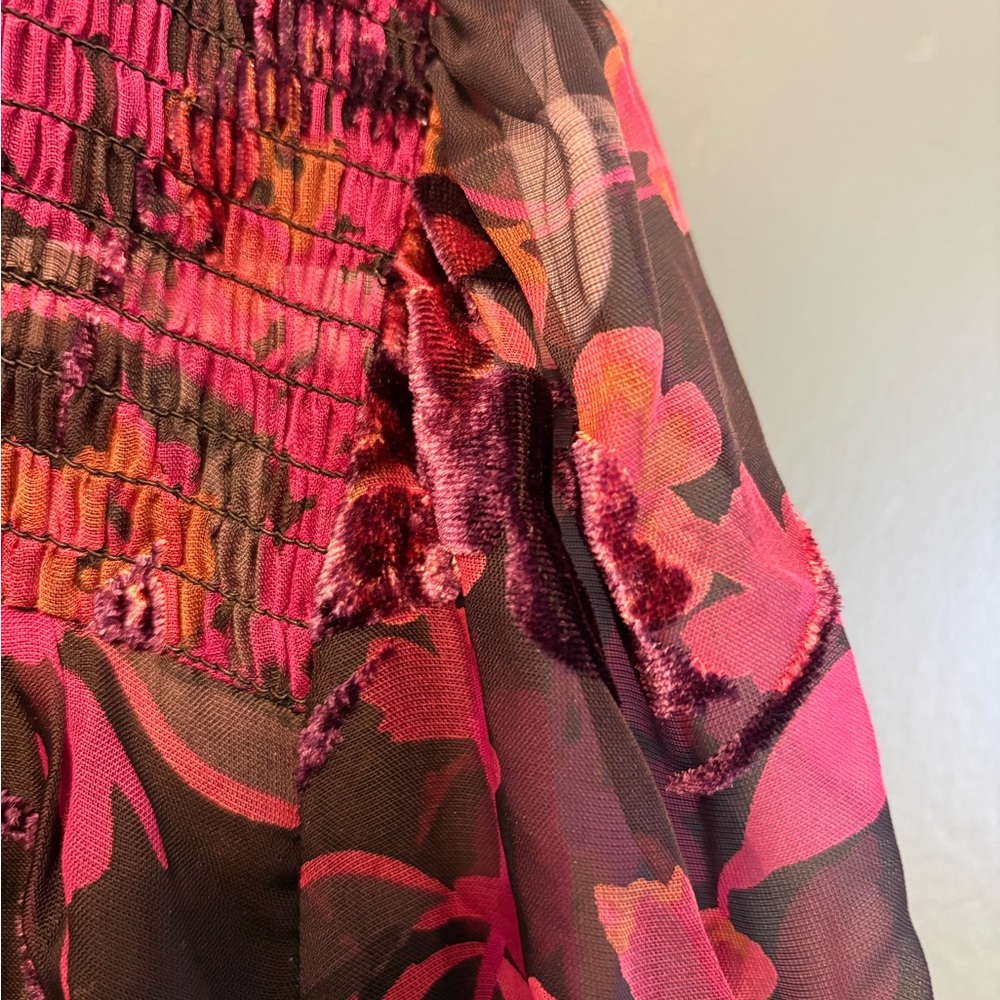 EVEREVE Floral Velvet Burnout Smocked Sheer Feminine Flowy Office Blouse size M - Picture 4 of 7